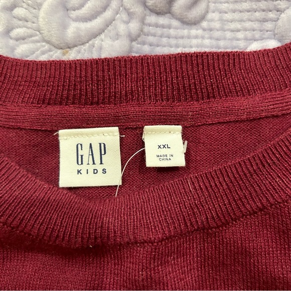 GAP sweater with unicorn. - Picture 2 of 5